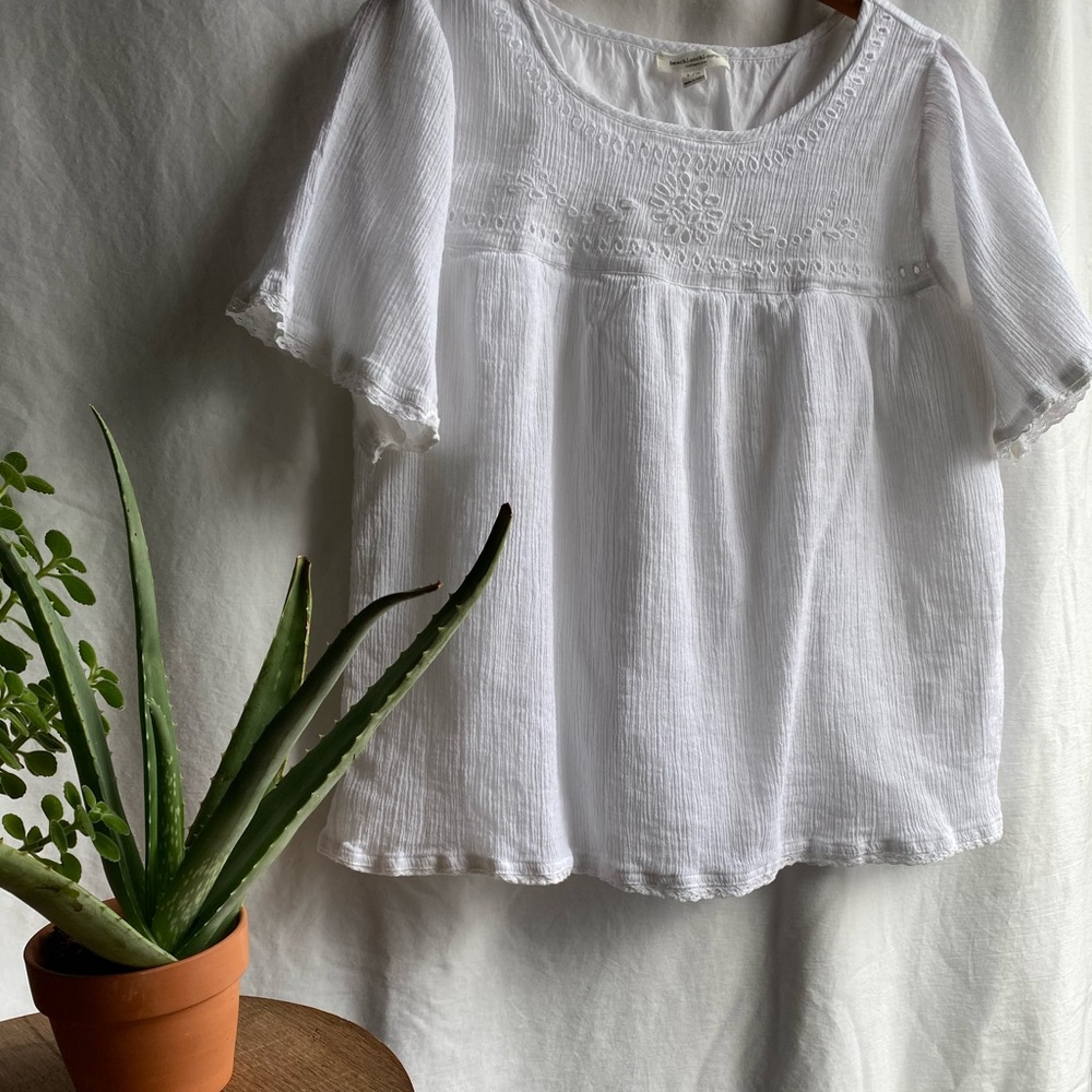 BeachLunchLounge Blouse- light top with detailing